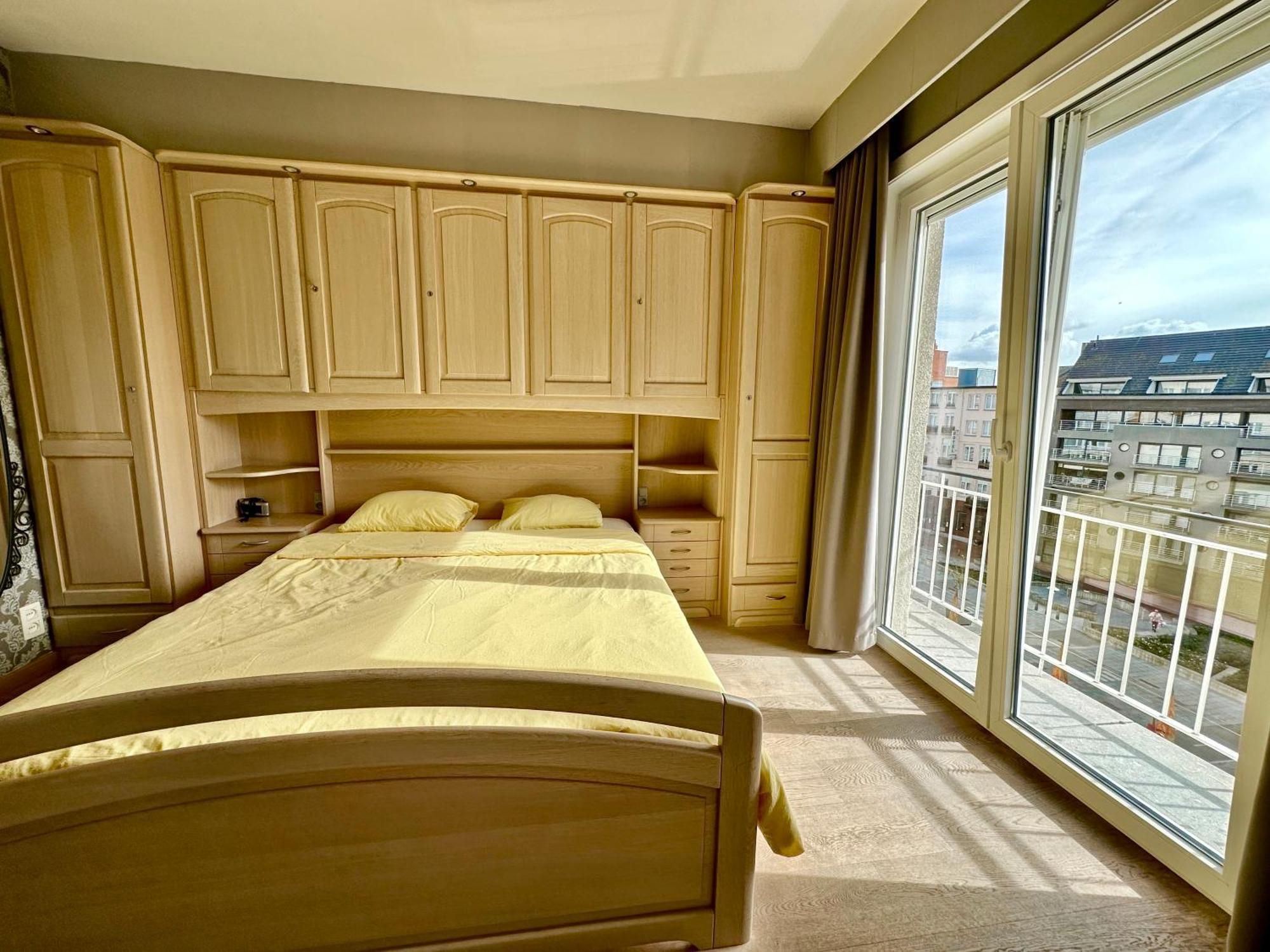 Charming Apartment Direct Access Beach Бланкенберге Екстер'єр фото